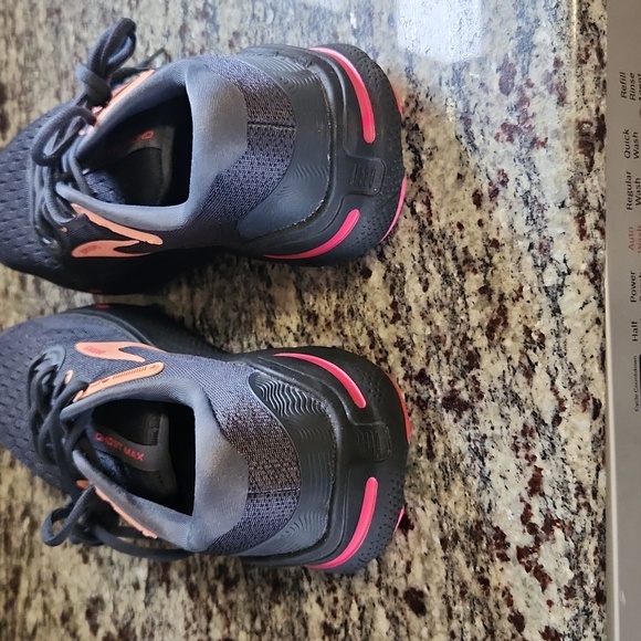 Brooks Ghost Max - Picture 3 of 7